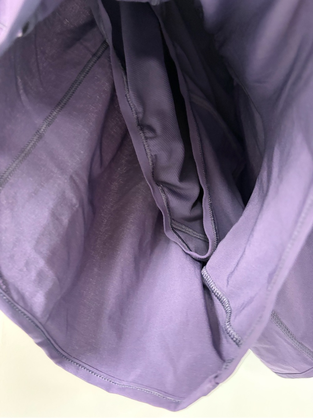 Lululemon hotty hot shorts purple 6 tall - Picture 5 of 9
